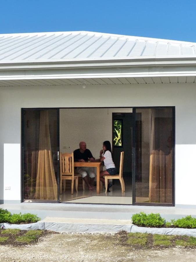 Beyond Island Hotel Moalboal Exterior photo